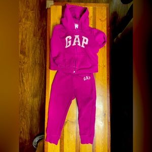 Toddler 3t gap set and extra hoodie